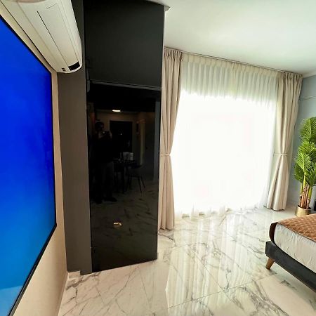 Blue Luxury Studio ママイア エクステリア 写真